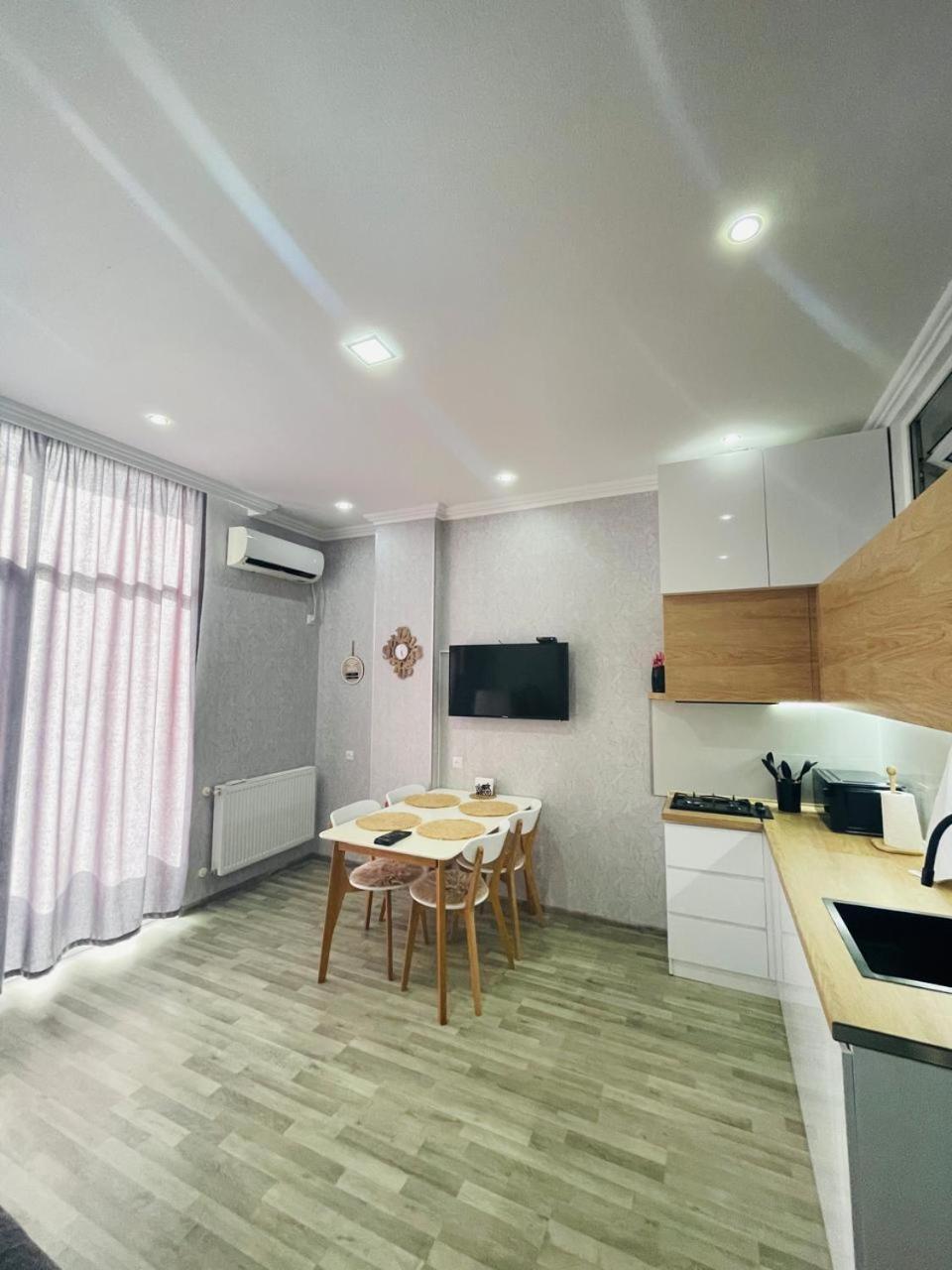 Kate'S New Cozy Apartment Kutaisi Exterior foto
